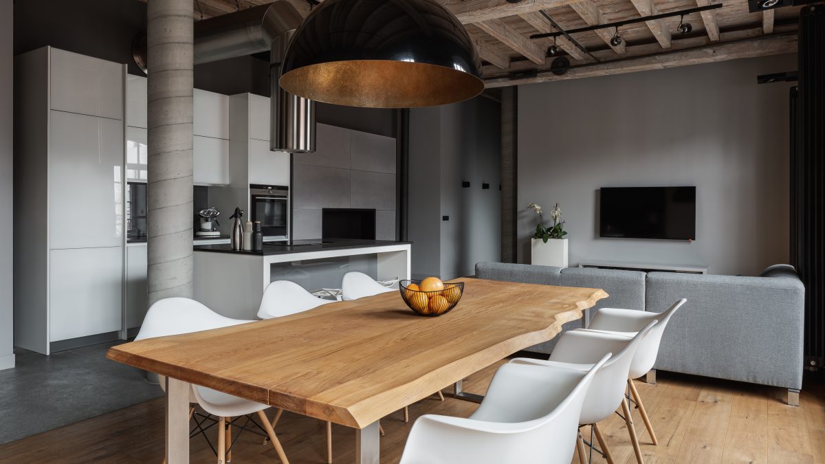 Jak wybrać stół do kuchni?