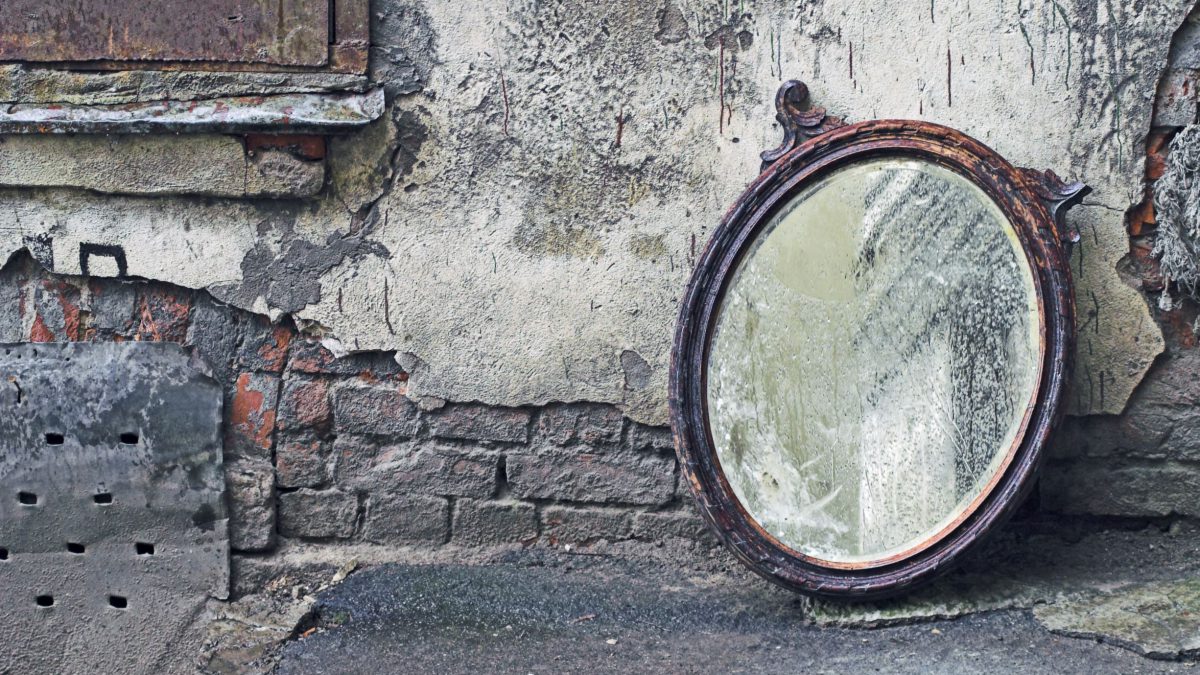 Jak odnowić stare lustro?