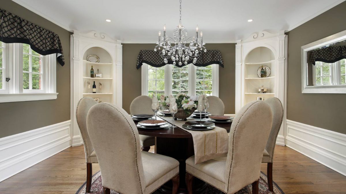 Jak wybrać żyrandol do salonu?