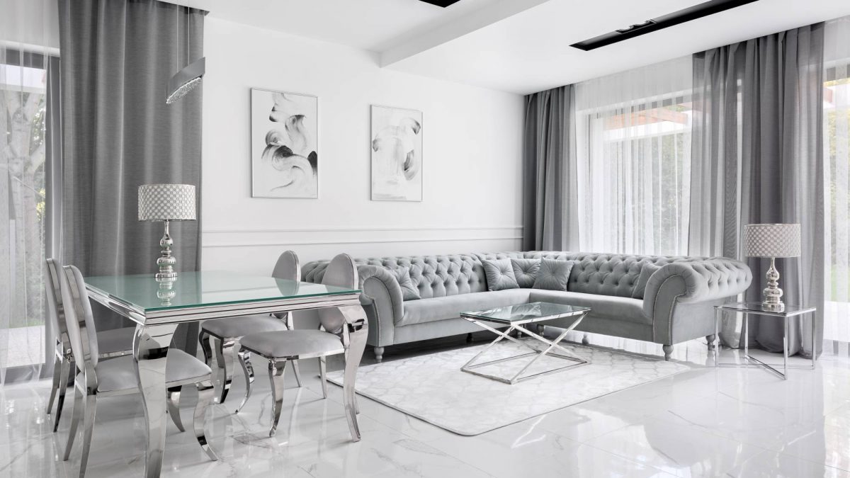 Salon w stylu glamour – niebanalne podejście do mocno dekoracyjnego wystroju